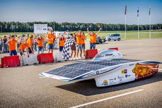 TomTom nog steeds pal achter Nuon Solar Team