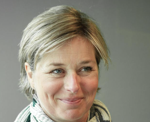 Wenneker.Amsterdam schaakt Liesbeth Timmer