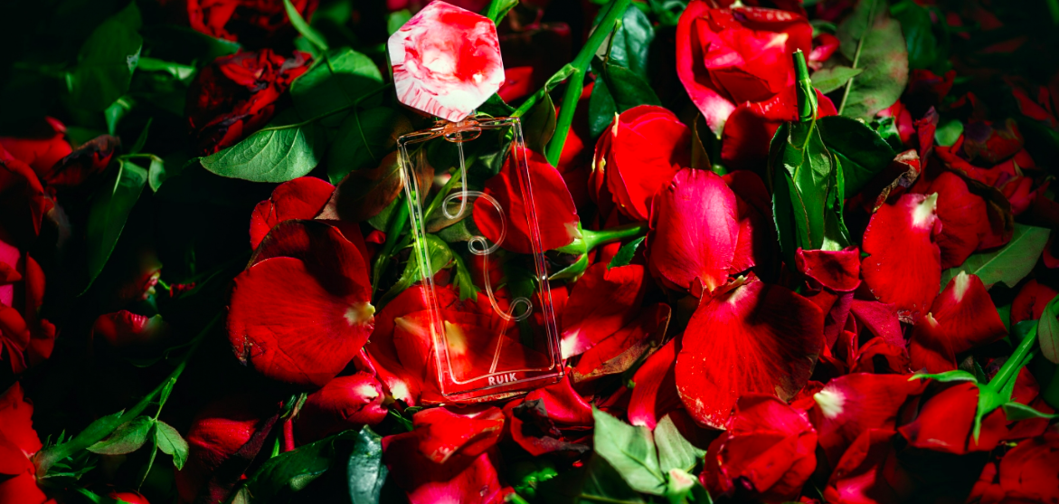 Plastic inzamelen voor nieuw RUIK parfum