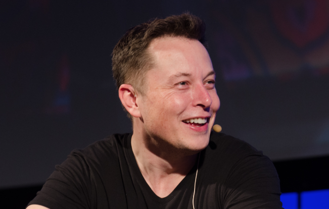 Elon Musk houdt vast aan dubbelrol bij Tesla