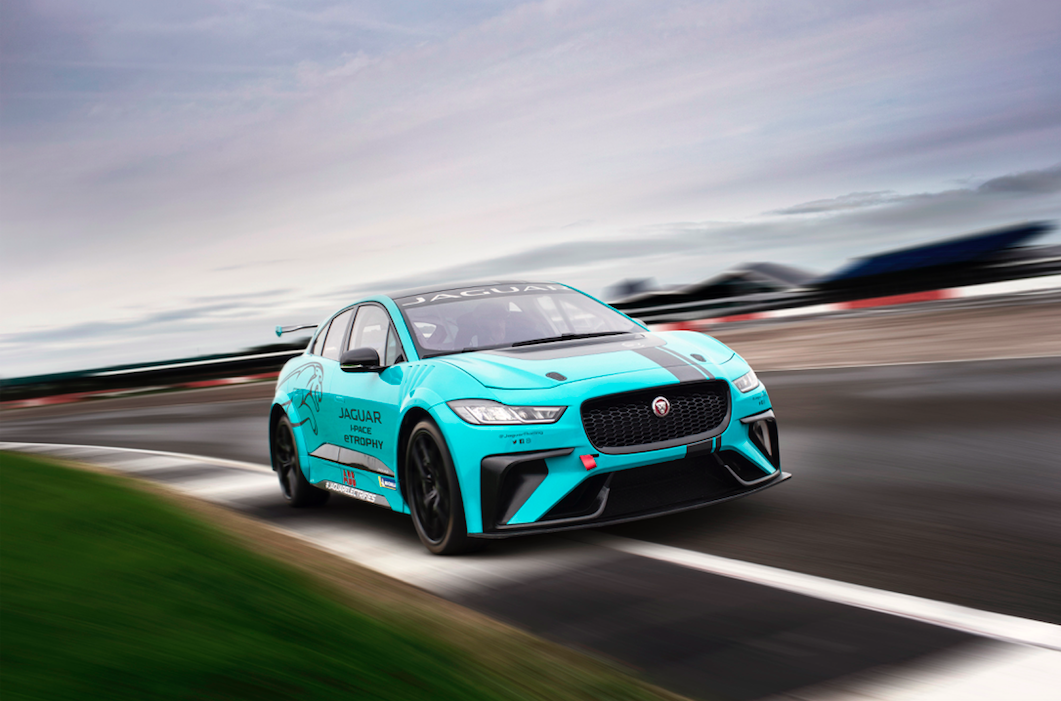 Met Jaguar I-PACE eTROPHY eerste race elektrisch productiemodel