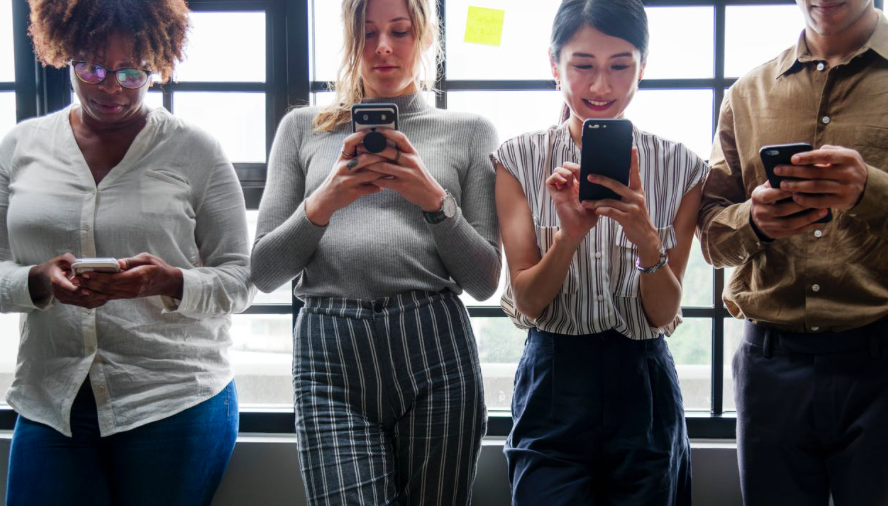 Online bestedingen stijgen in half jaar met 11%
