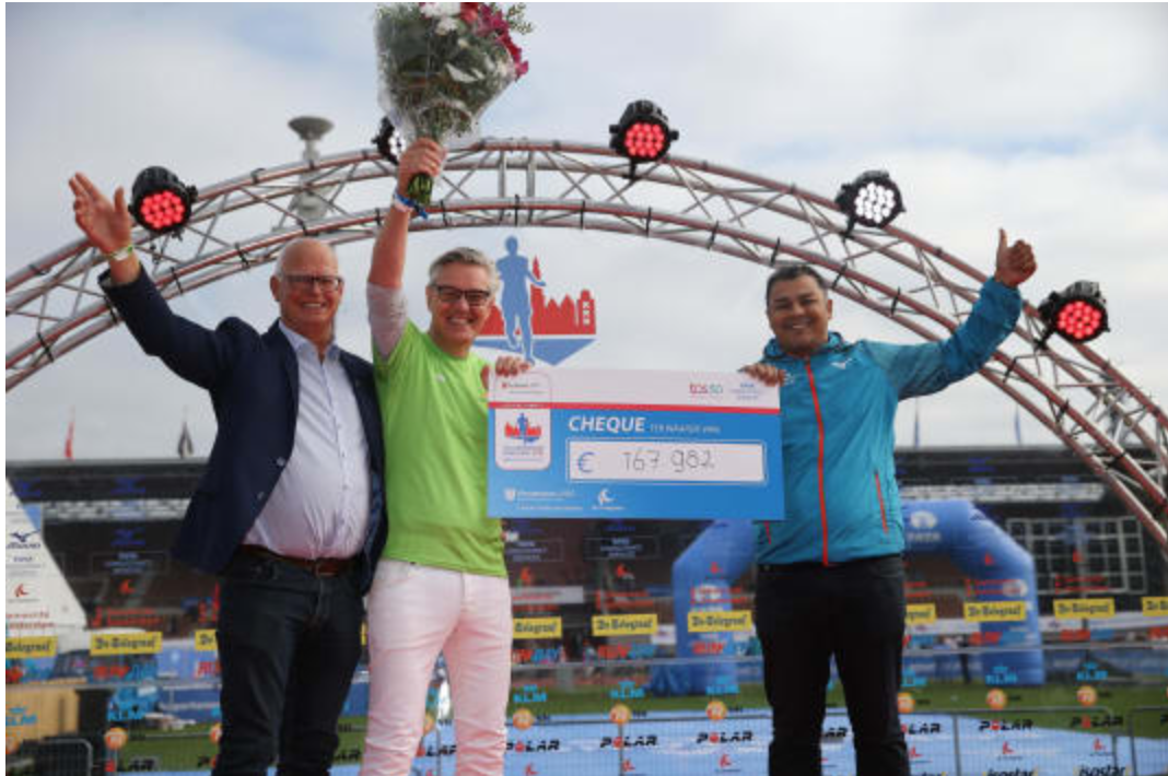 TCS Amsterdam Marathon haalt 167.982 euro op voor Cancer Center Amsterdam