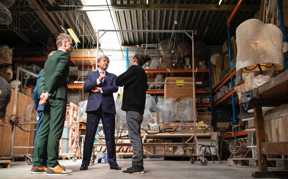 Koning bezoekt met Dutch Design Foundation creatieve hotspot Eindhoven