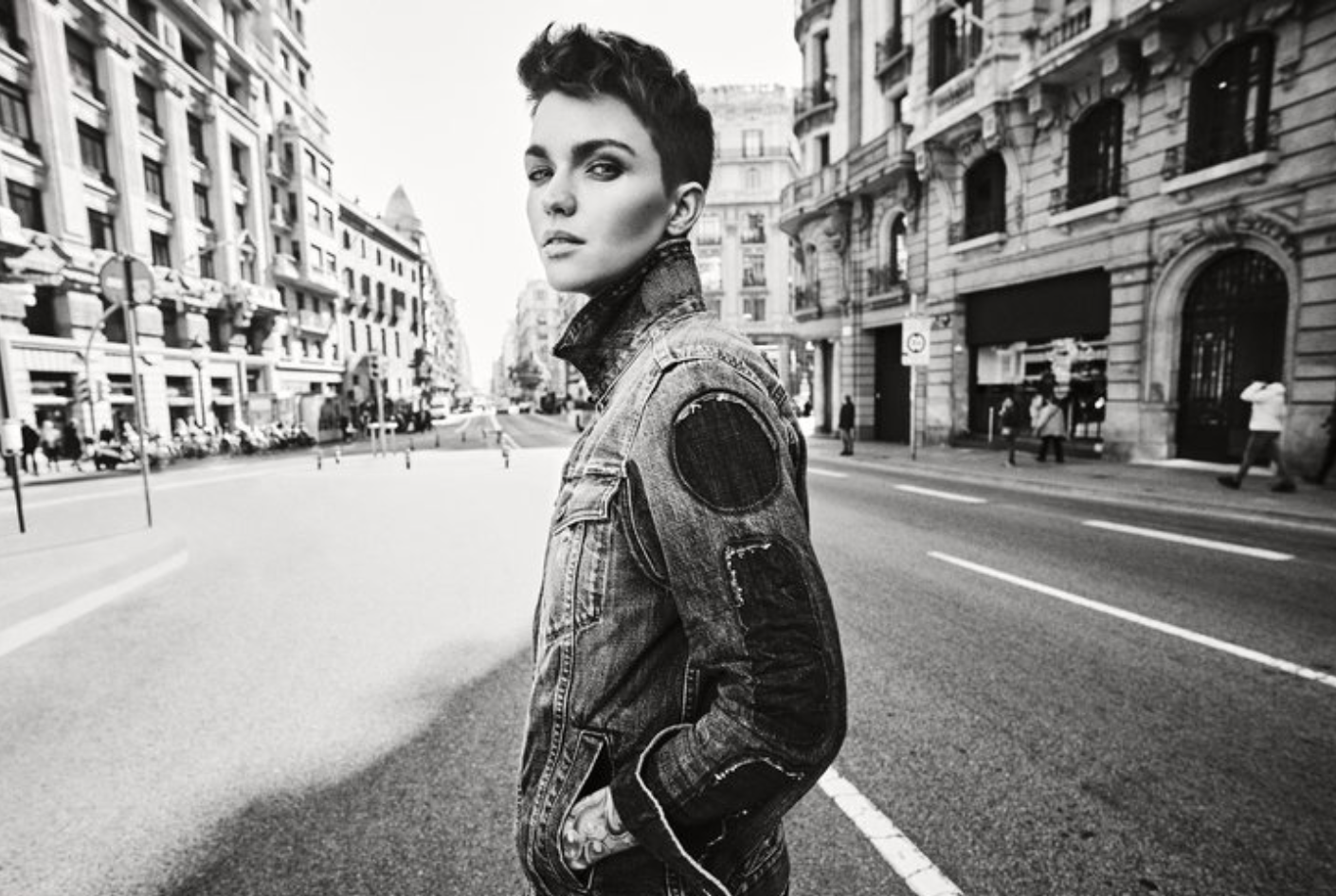 Rube Rose owns it in nieuwe G-Star RAW campagne