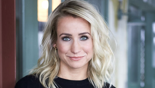 Dionne Stax verbindt zich exclusief aan AVROTROS