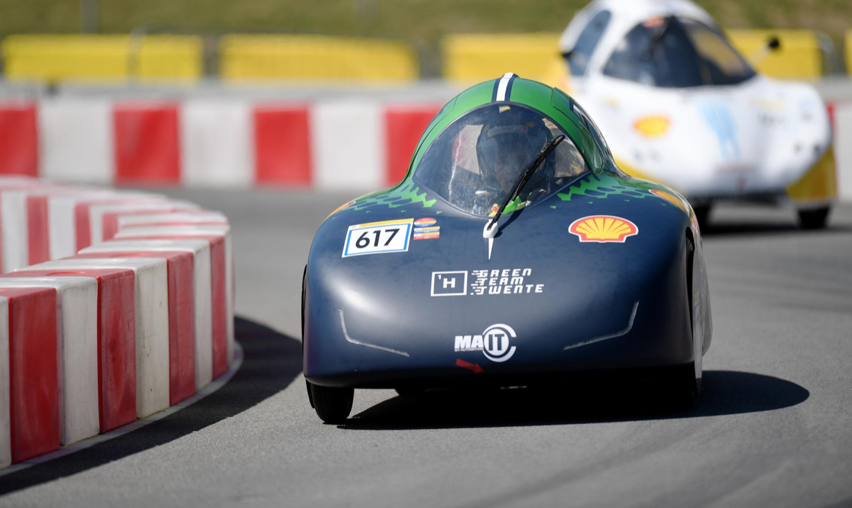 Podium kleurt oranje tijdens Shell Eco-marathon Europa in Londen
