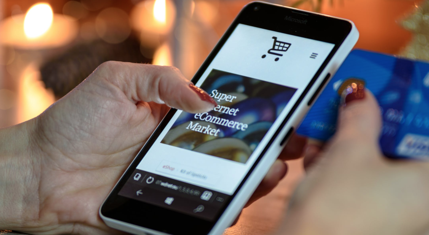 Helft consumenten verwacht in 2024 meeste online aankopen via mobiel te doen