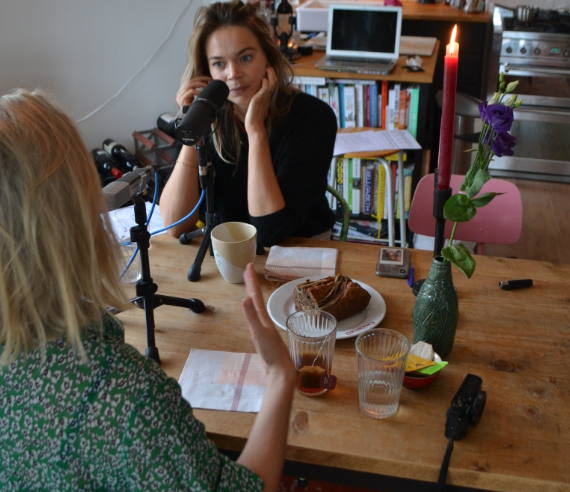 Jet van Nieuwkerk maakt podcast voor Karwei over woongeluk