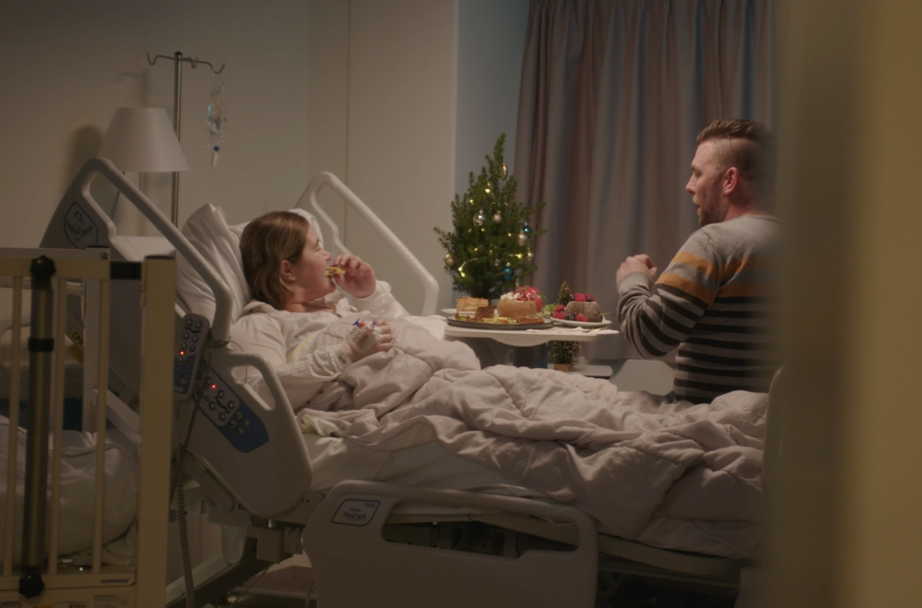 PLUS brengt kerst naar de kraamafdeling