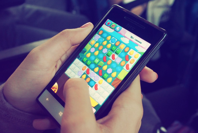 Nederlanders gamen dagelijks half miljard minuten