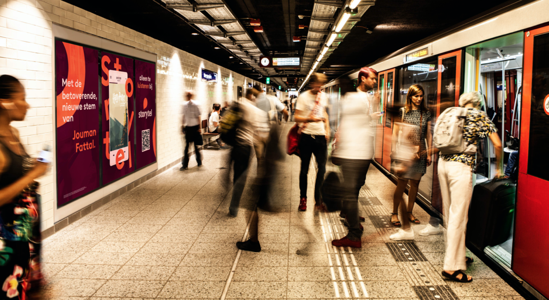 Beetje magie op Amsterdamse metrostations