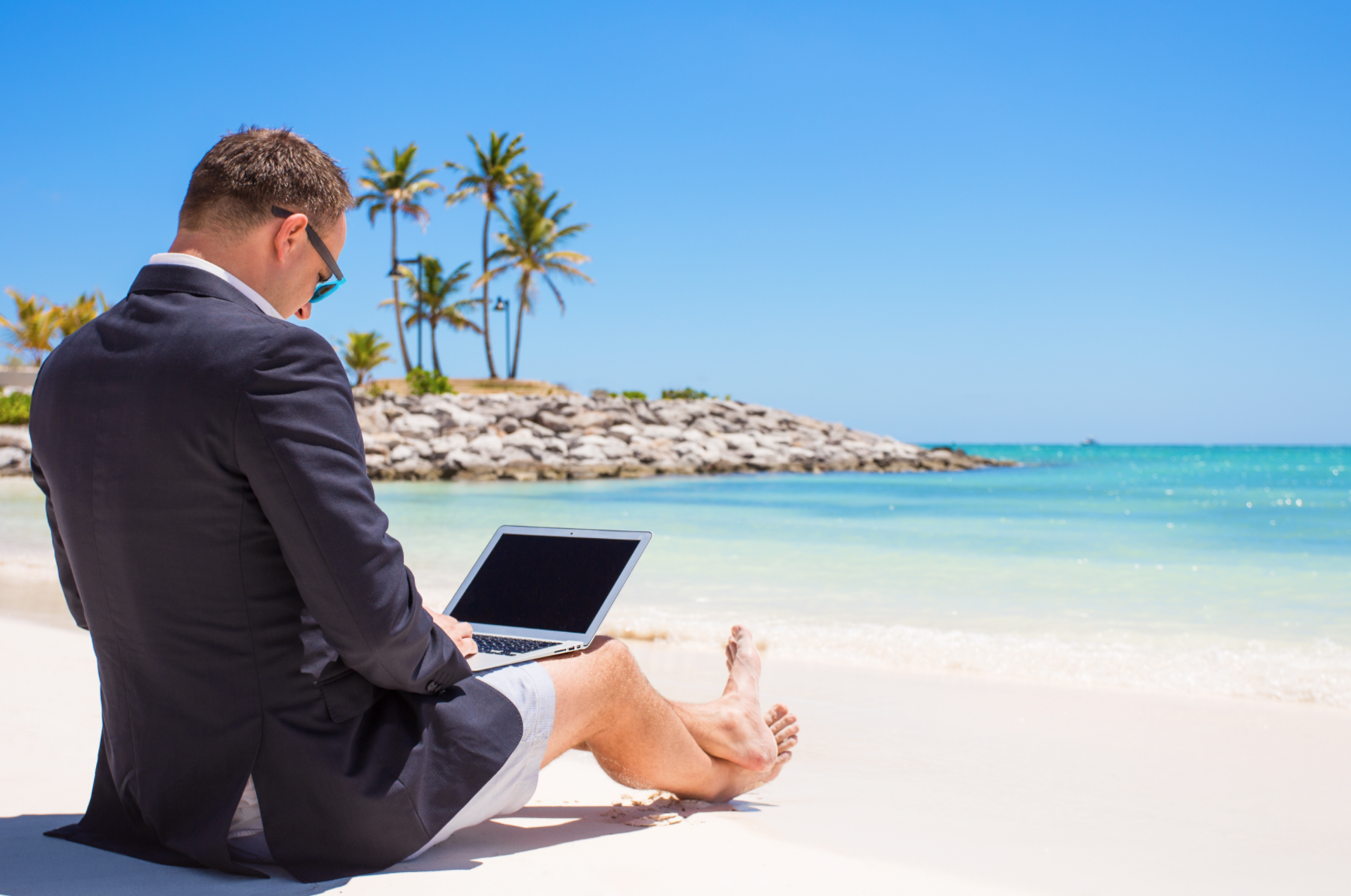Van Diemen PR en Continews openen pop up kantoor aan het strand