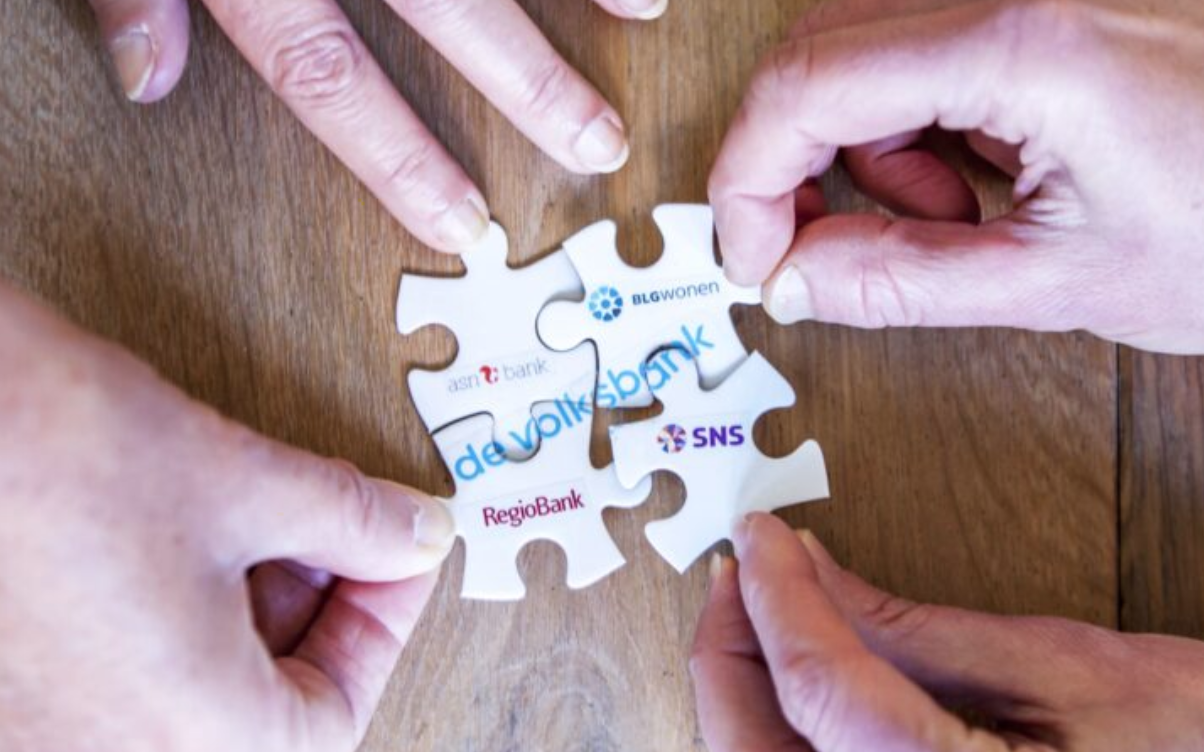 CFO van de Volksbank de laan uitgestuurd