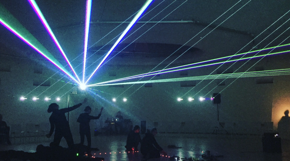 Lichtinstallaties op NDSM brengen een ode aan festivals en nachtleven