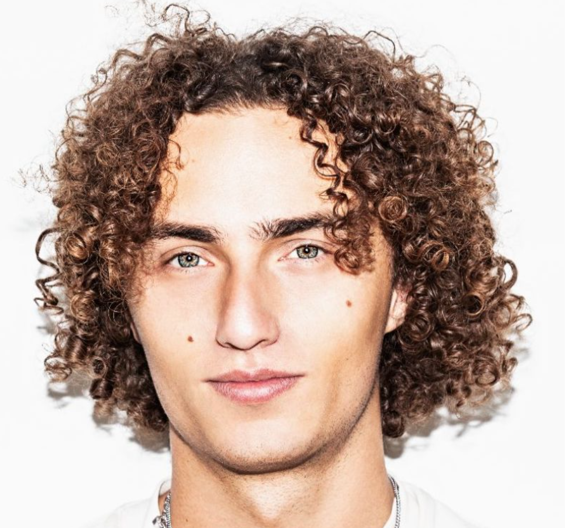 Kwebbelkop Nederlands grootste YouTuber met 13,7 miljoen abonnees
