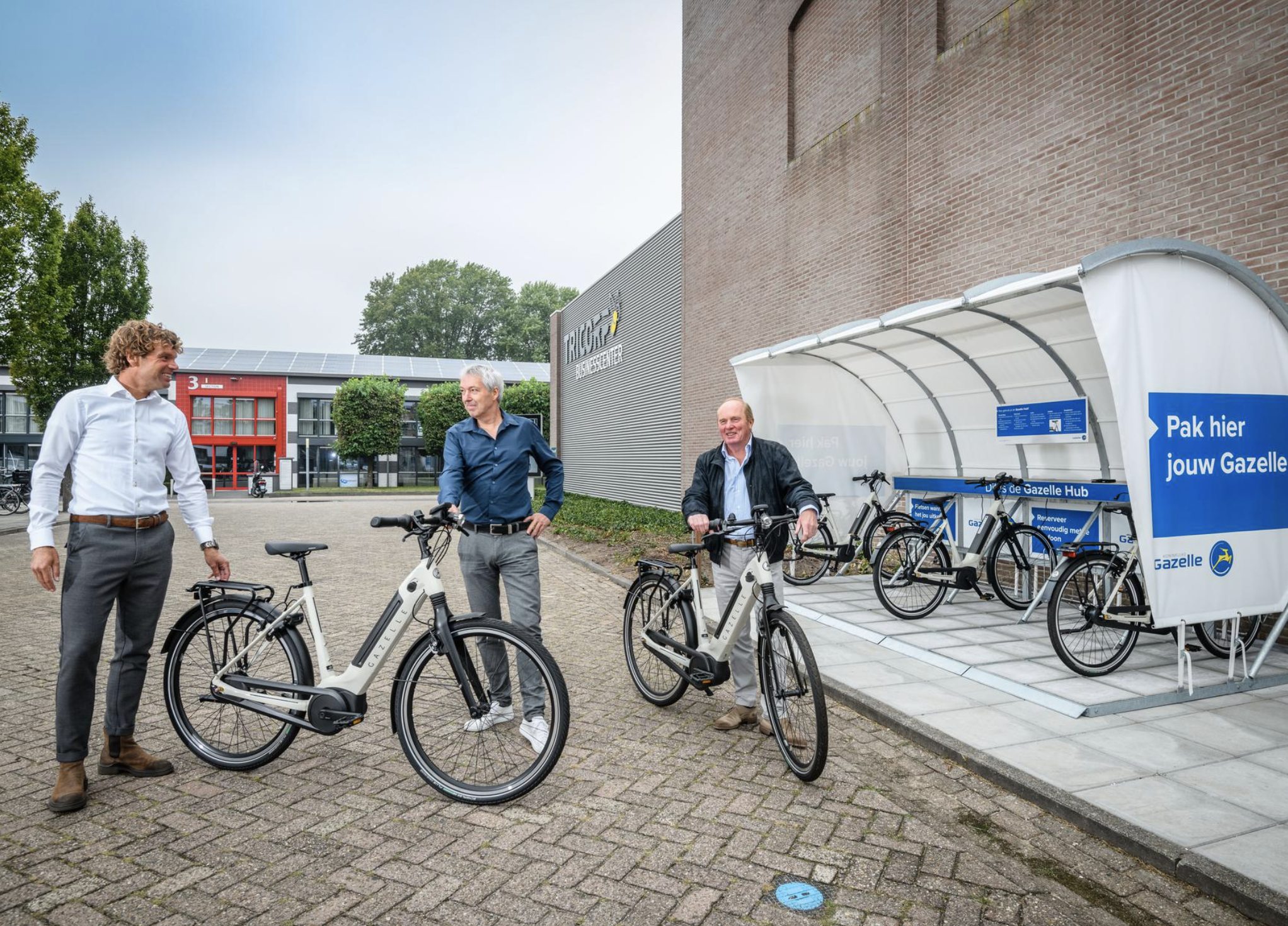 Gazelle plaatst eerste e-bikehub bij Tricorp Businesscenter