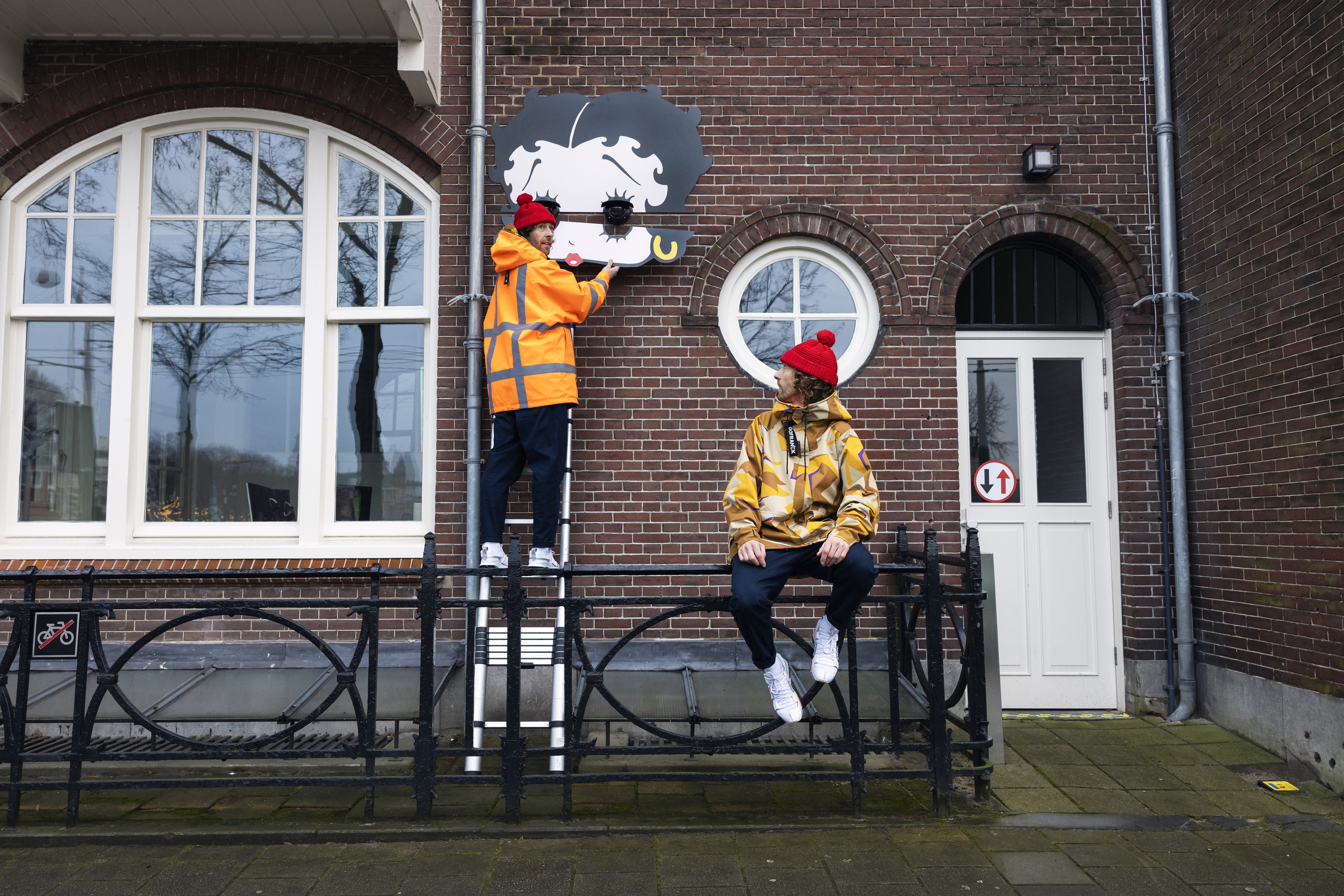Streetart Frankey lanceert limited edition jas met GOFRANCK