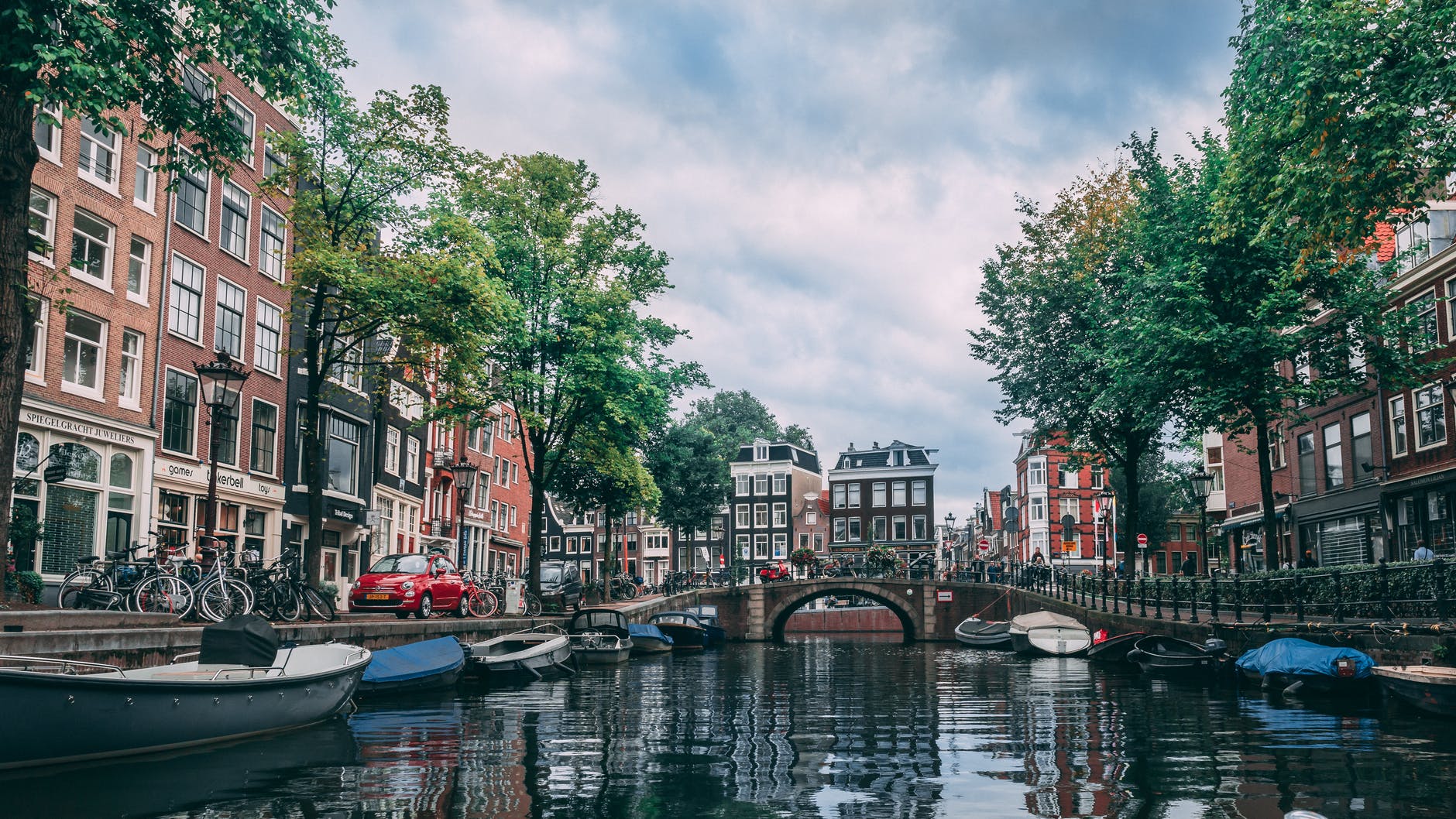 Amsterdammers zijn stad beu door corona