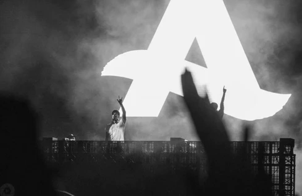 Media Tornado neemt Afrojack in de arm voor single release