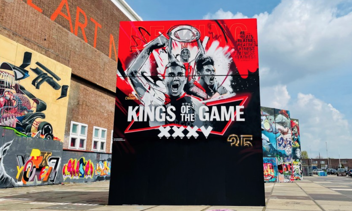 Ajax lanceert samen met partner Bud kunstwerk Road to Greatness