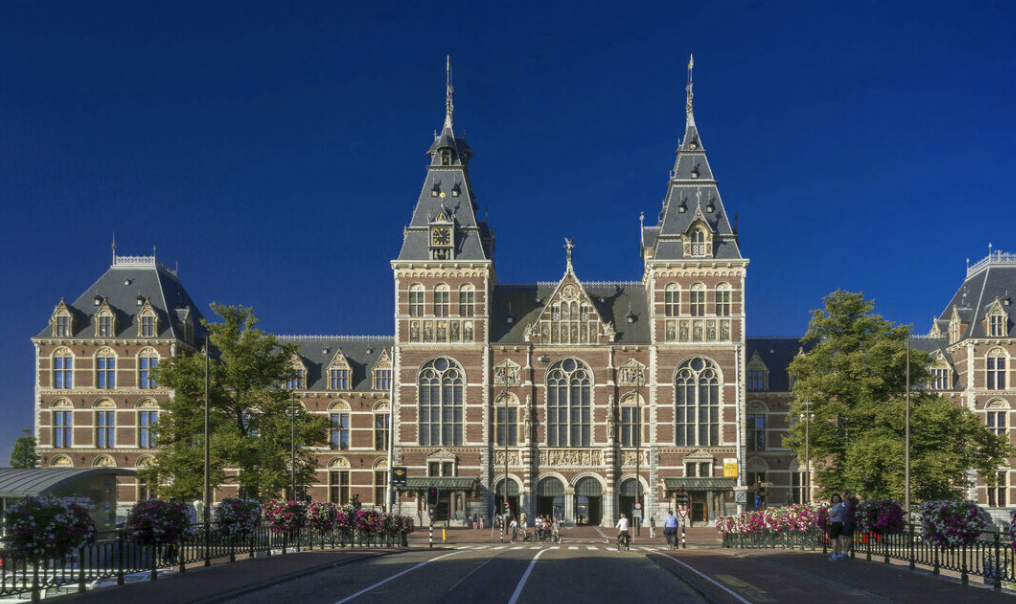 Het Rijksmuseum en JCDecaux verlengen samenwerkingsverband met twee jaar