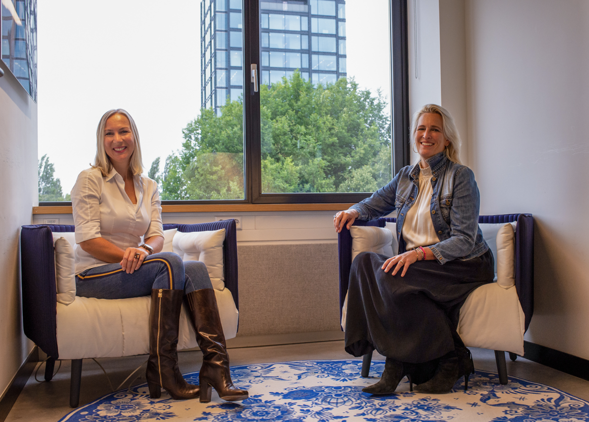 Léonie Koning President Initiative EMEA en Eva Hollander Managing Director Initiative Nederland