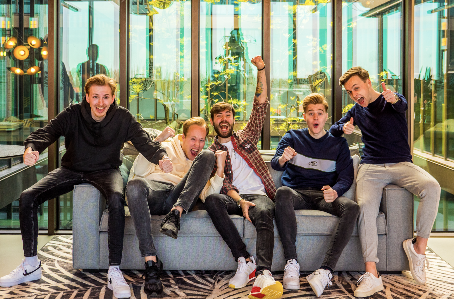 Bankzitters eerste YouTubers ooit in de NPO Radio 2 Top 2000
